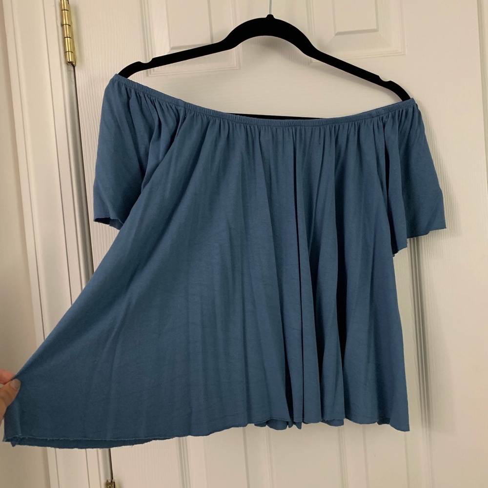 Flowy Off The Shoulder Top - Picture 2 of 4